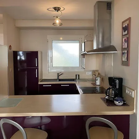 Apartment : T2 En Bord De Avec Parking - Fr-1-738-40