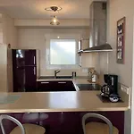 Apartment : T2 En Bord De Avec Parking - Fr-1-738-40