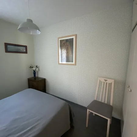 : T2 En Bord De Avec Parking - Fr-1-738-40 Apartment *