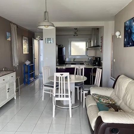 Apartment : T2 En Bord De Avec Parking - Fr-1-738-40 Vaux-sur-Mer