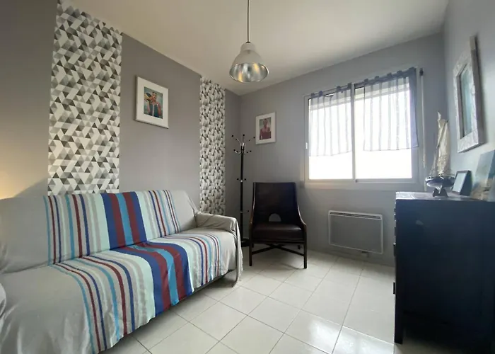 : T2 En Bord De Avec Parking - Fr-1-738-40 *